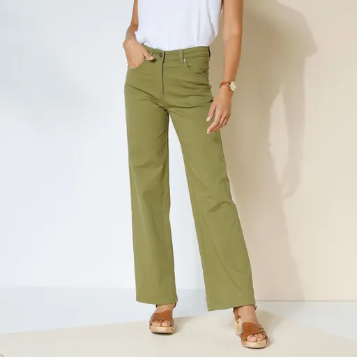 Pantaloni largi elastici, pentru siluete mai înalte