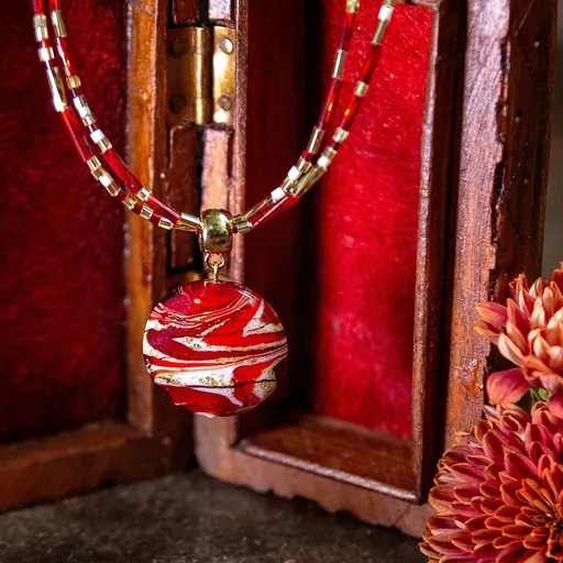 Lampglas Colier dublu Scarlet Aura cu perlă Lampglas cu aur de 24 carate NP21