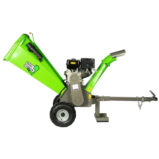 Tocator de Crengi Micul Fermier MF-MO1009 pentru Rumegus, Motor Benzina 15 CP, cu Carlig de Remorcare, 120 mm Diametru Maxim de Taiere