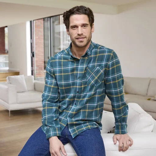 Flanel în carouri
		cămașă cu fibre vopsite