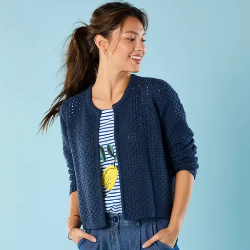 Cardigan scurt cu model, pentru o siluetă mai mică