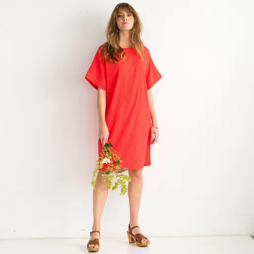 Rochie dreaptă monocoloră cu structură