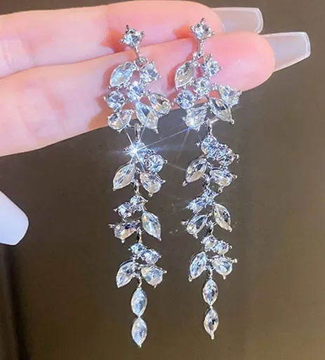 Cercei Lungi Eleganti, Argintii Cu Cristale