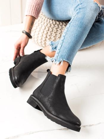 Botine negre interesante pentru femei cu toc plat
