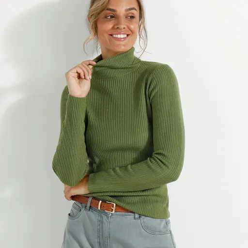 Pulover cu guler înalt și nervuri