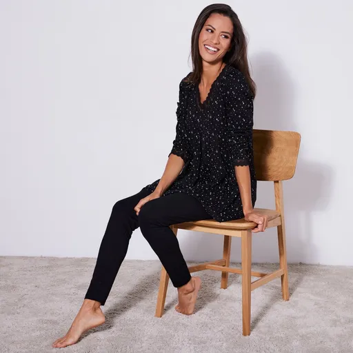 Pijama cu mâneci lungi și jambiere, cu dantelă