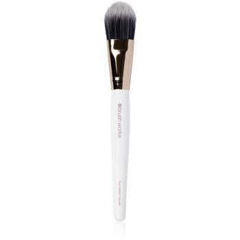 Brushworks Foundation Brush pensula plata pentru machiaj 1 buc