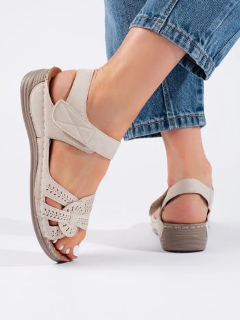 Sandale wedge bej la modă pentru femei