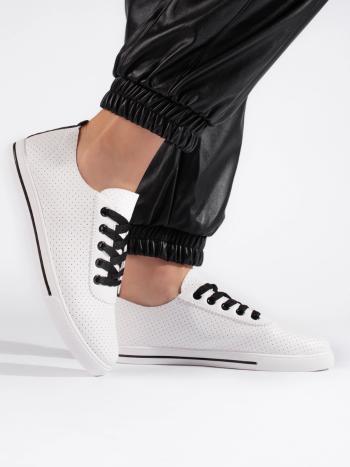 Adidași practici pentru femei fără toc
