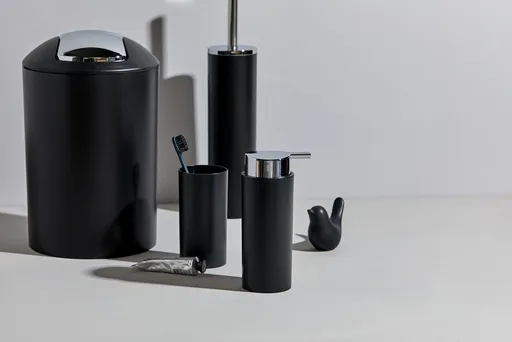 Set de baie 4 piese Calvo, Wenko, ABS/metal, negru/argintiu