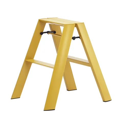 Pași mici, galben muștar - Lucano