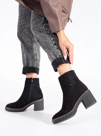 Botine negre la modă pentru femei pe un toc lat