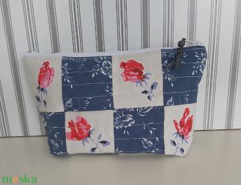 Virágos  patchwork neszesszer