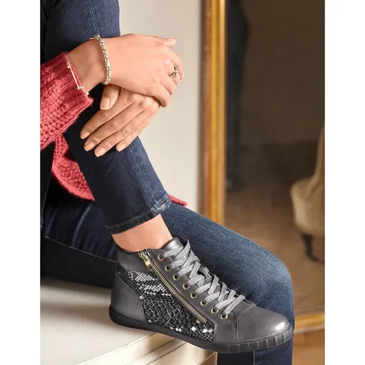 Teniși pe gleznă cu imprimeu