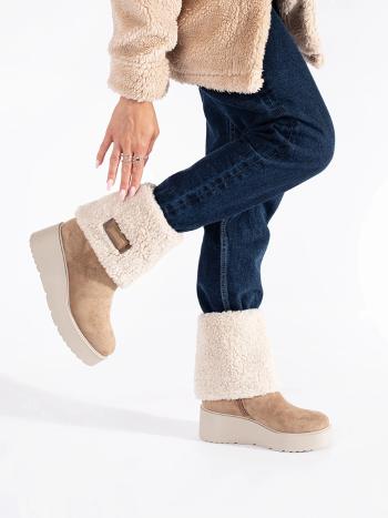 Botine confortabile pentru femei de culoare bej pe cuantă