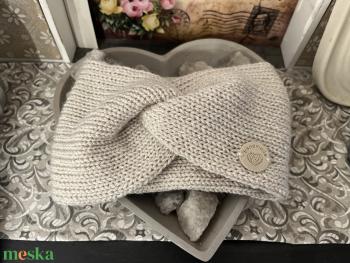 Bézs -lurex kötött fülvédő