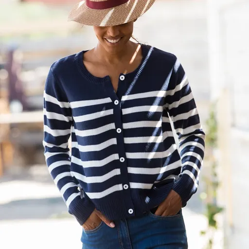 Cardigan dungat cu nasturi