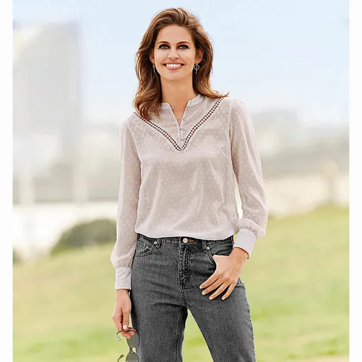 Bluză cu mâneci lungi și decolteu