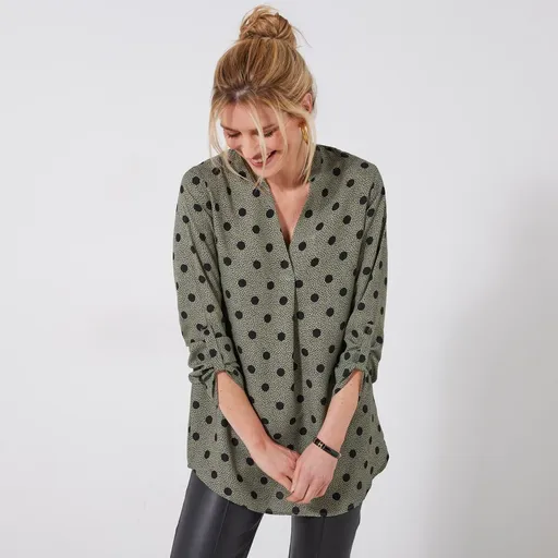 Bluză din crep cu decolteu tip tunică și imprimeu cu buline