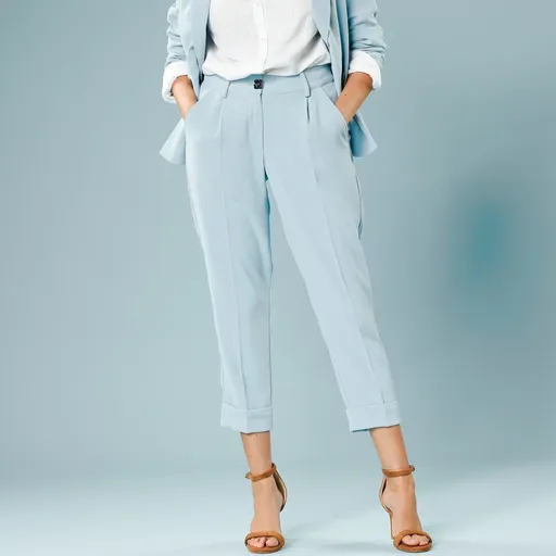 Pantaloni strâmți 7/8, pentru siluetă mică