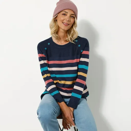 Pulover cu dungi și nasturi decorativi