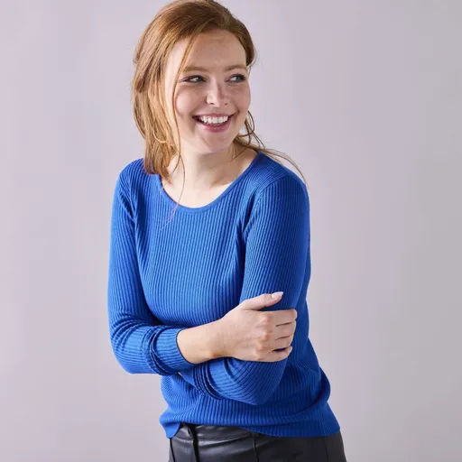 Pulover cu guler rotund și nervuri