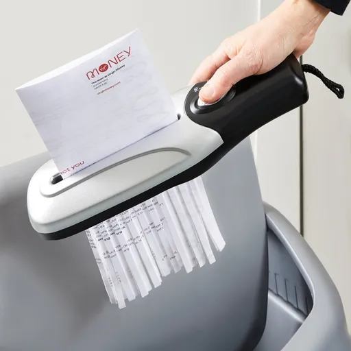 Distrugător manual de documente