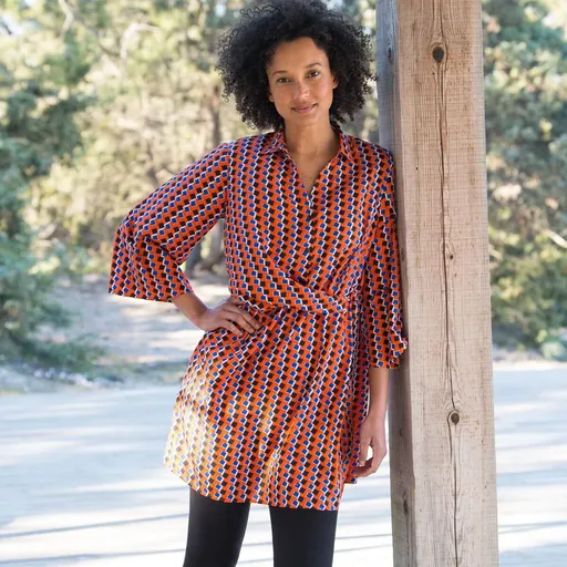 Tunică cu volane, cu design grafic și efect de mânecă