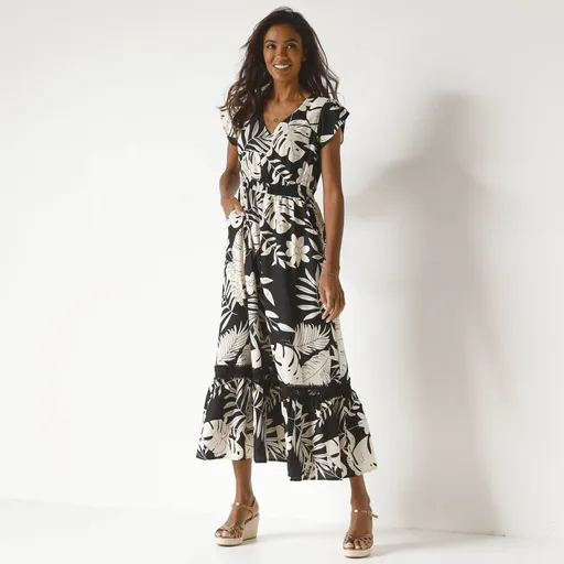 Rochie lungă cu imprimeu XXL și macrameu