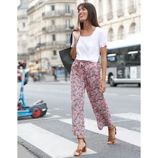 Pantaloni cropped cu imprimeu