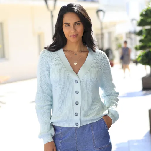 Pulover tricotat elastic cu model neted