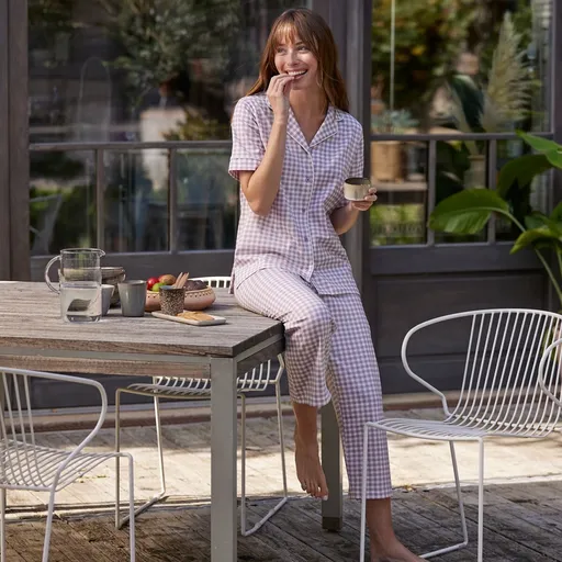 Pijama cu pantaloni 7/8 și imprimeu în carouri vichy