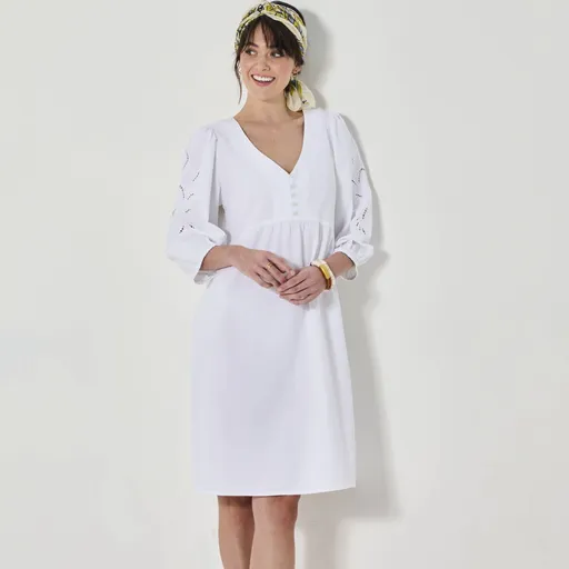 Rochie scurtă evazată de culoare solidă cu broderie