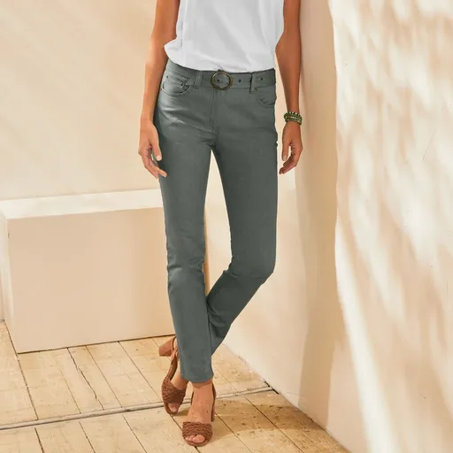 Pantaloni drepți, pentru o siluetă mică