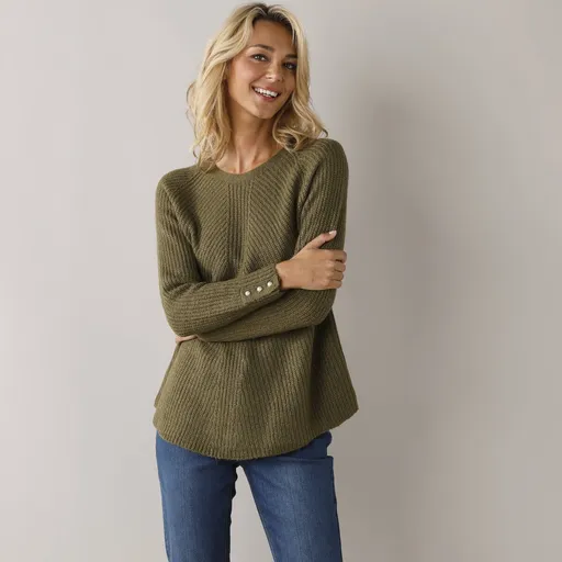 Pulover cu guler rotund și lat, model tricotat neted