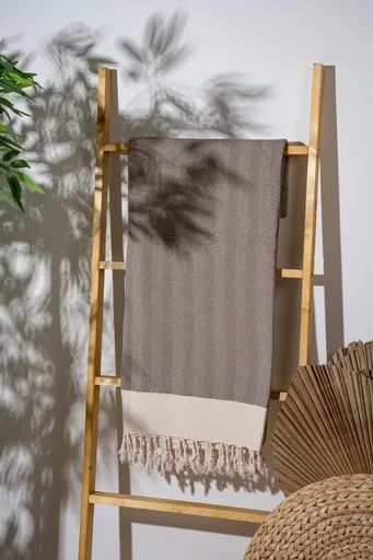 Prosop de plaja, L'essentiel Maison, Baliksirti, Maro deschis