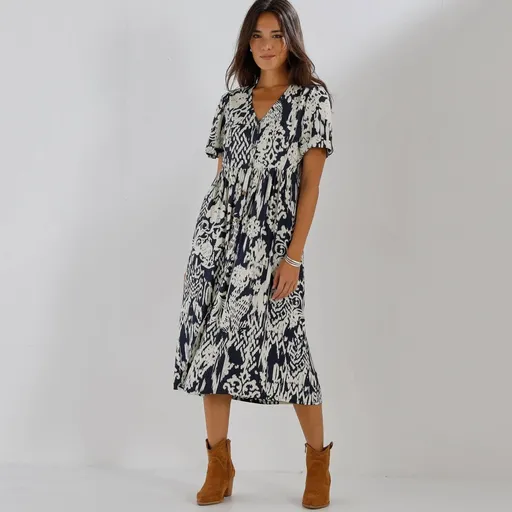 Rochie midi cu nasturi, mâneci scurte și imprimeu etnic