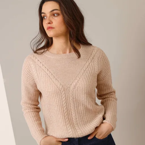 Pulover tricotat cu împletitură
