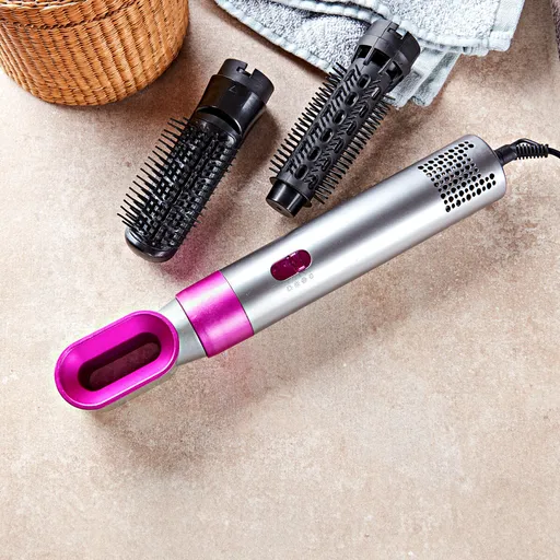 Uscător de păr, ondulator și perie de îndreptat părul