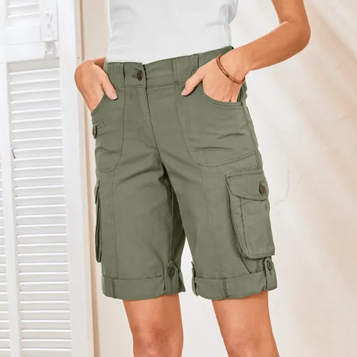 Bermude cu buzunare și picioare