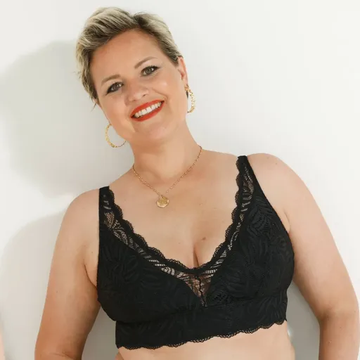 Sutien triunghiular protetic din dantelă elastică, fără armătură