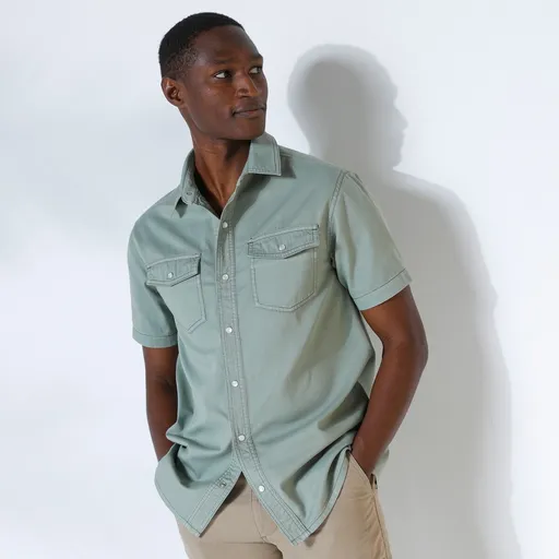 Cămașă cu mâneci scurte și închidere cu nasturi