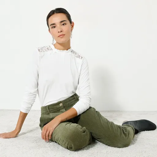 Tricou cu dantelă și volane