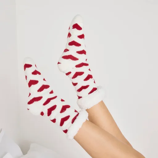 Șosete cu căptușeală călduroasă și motiv cu inimă