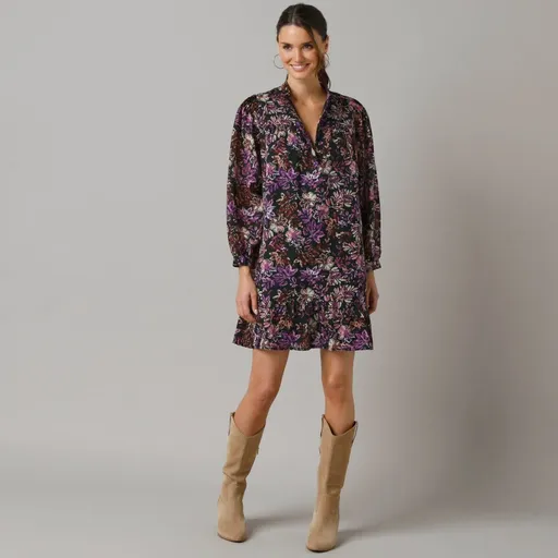 Rochie scurtă cu nasturi