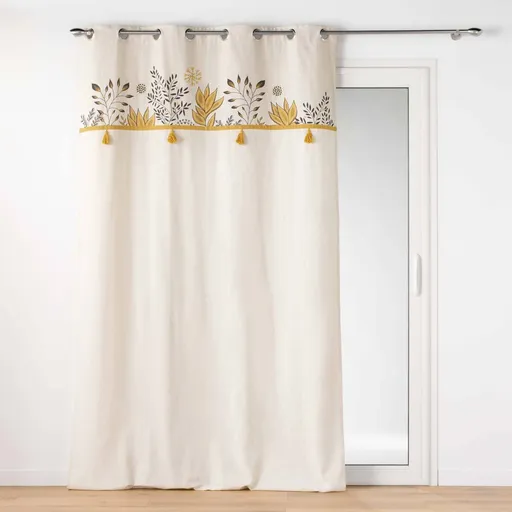 Perdea cu imprimeu de flori și ciucuri