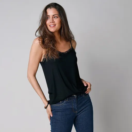 Top cu decolteu în V, cu ornamente din dantelă