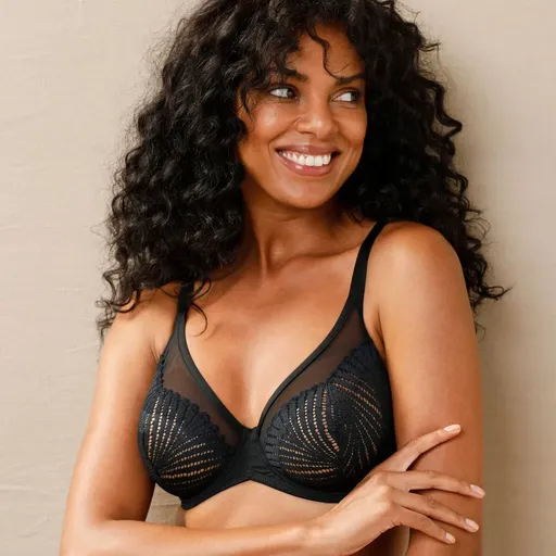 Sutien semi-umflat din dantelă și tul Muse de la Well, cu armătură