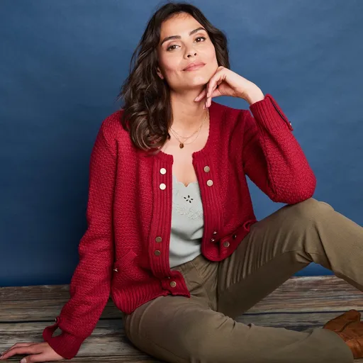 Pulover cu nasturi decorativi cu
		patină