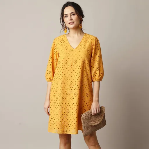 Rochie cu broderie Madeira și mâneci 3/4